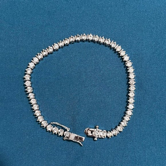 Helzberg Diamond Tennis Bracelet - Picture 2 of 4